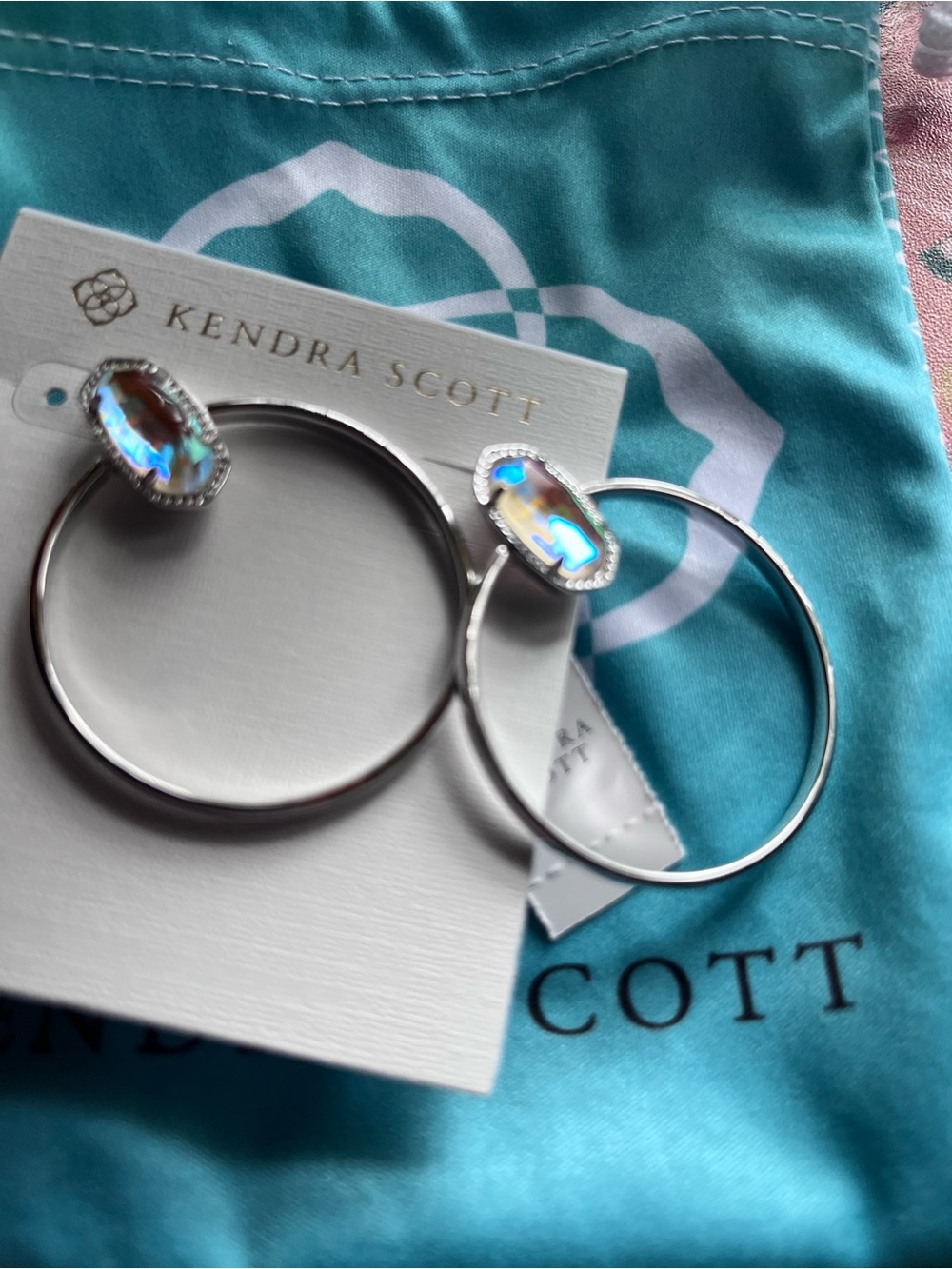 Kendra Scott Myra Hoop Earrings - Picture 3 of 6